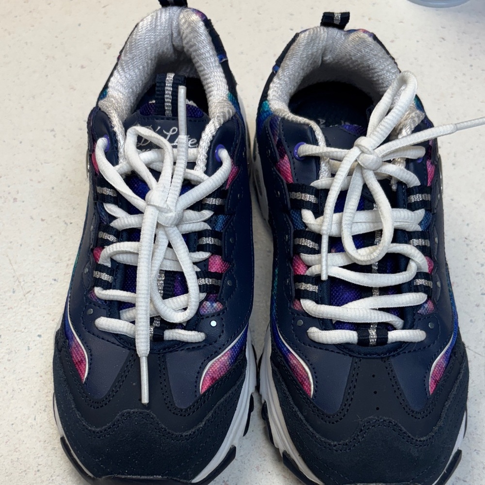 Skechers women’s Sneakers in Navy and Pink